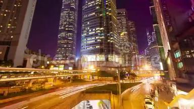 一个城市繁忙的交通和金融建筑的4k超传视频